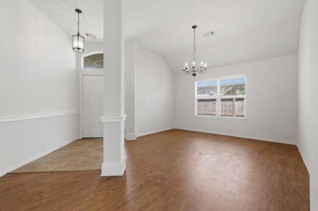 Foto del edificio - 2607 Sun Cove Ln