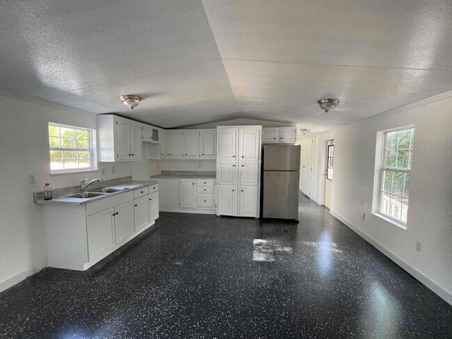 Building Photo - 62 Royal Palm Ave