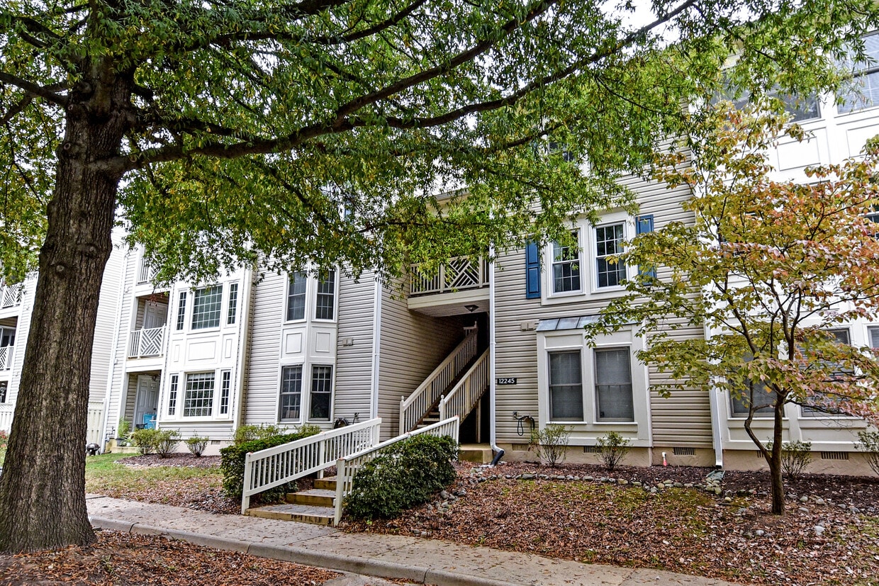 12245 Fairfield House Dr Unit 410, Fairfax, VA 22033 Condo for Rent