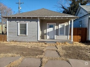 Building Photo - 513 SE 12th Ave