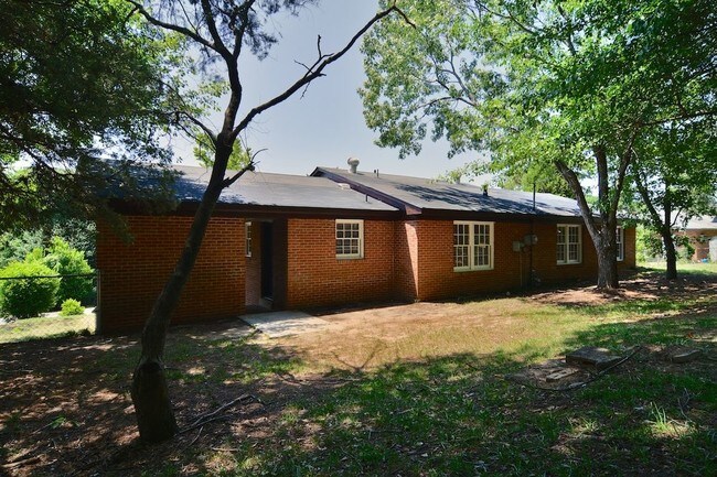 Building Photo - 7309 Parkview Dr