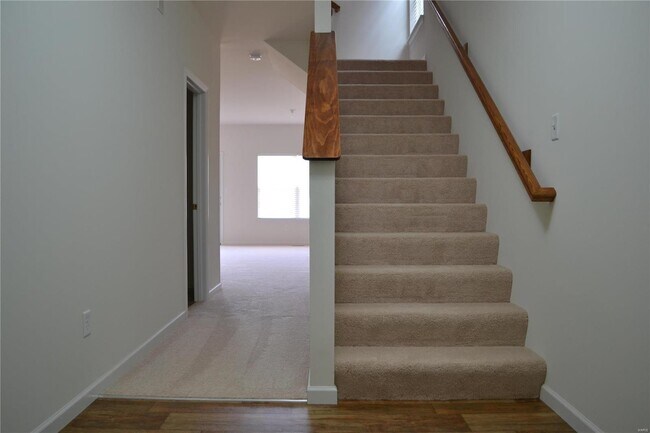 Building Photo - 2410 Kilare Ln N