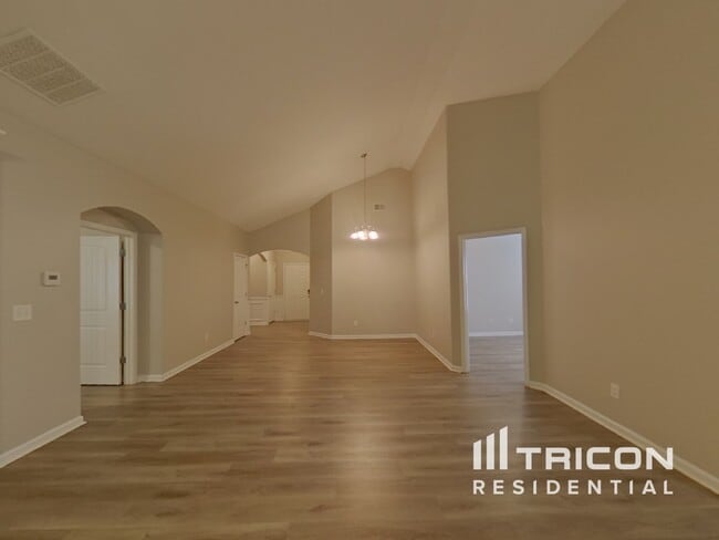 Building Photo - 114 Biscayne Terrace