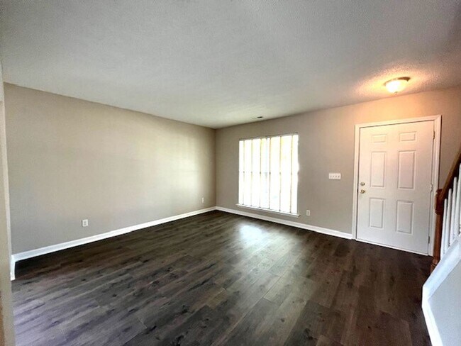 Foto del edificio - ~~ 4-Bedroom Beauty in Mebane ~~