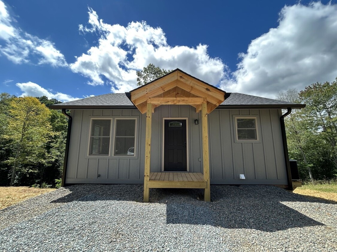 Cabin Life. Modern Comfort. Mountain Escape. - Cabin Life. Modern Comfort. Mountain Escape.