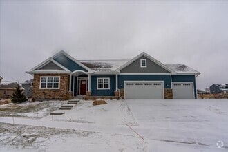 Building Photo - 525 Dragon Willow Ln