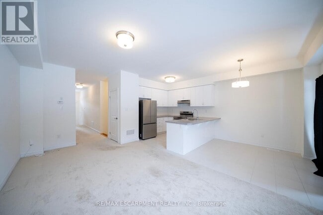 Building Photo - 8 Copeman Ave