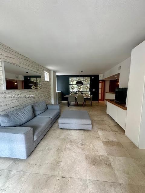 Foto del edificio - 140 Meridian Ave