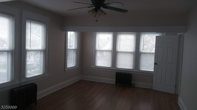 Building Photo - 82 Elm St