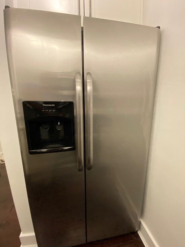 Refrigerator - 184 Hull St