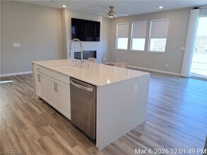 Building Photo - 2818 Frabiele St