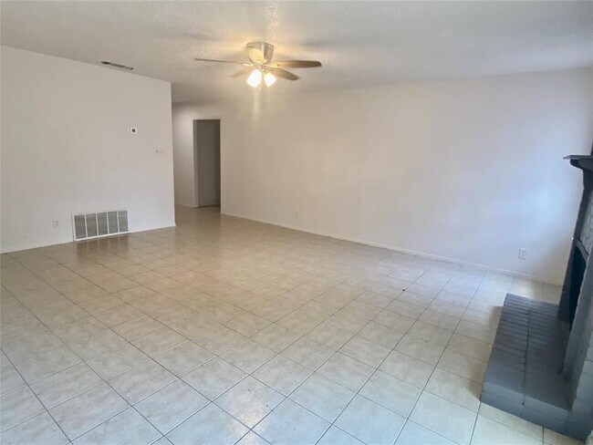 Foto del edificio - 1202 Meadgreen Dr