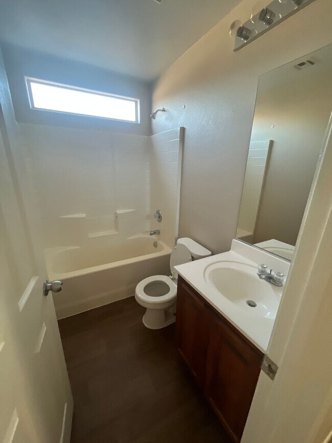 Building Photo - OPEN & AIRY 2 STORY W/4 BEDS, 2 1/2 BATH &...