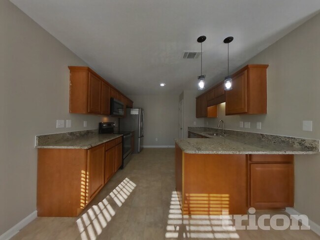 Building Photo - 3505 Flora Dr