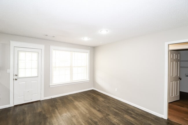 Foto del edificio - 238 Timberlake Dr