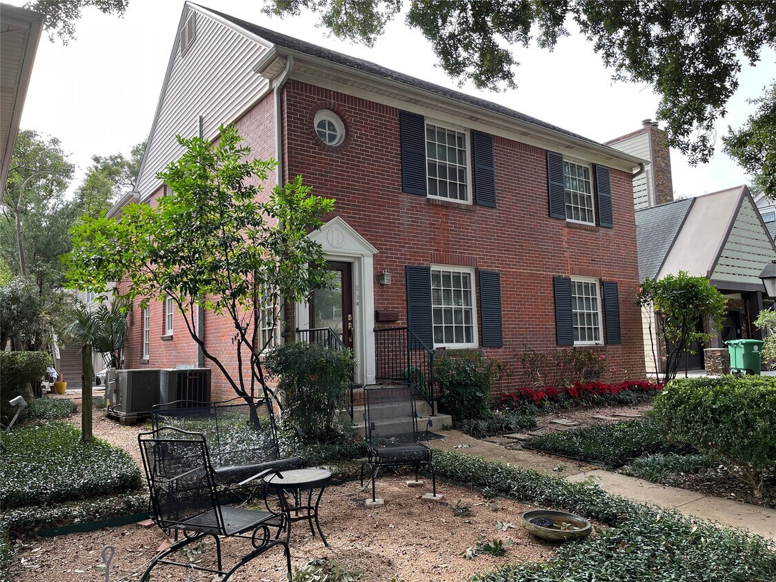 Foto principal - 2121 Milford St