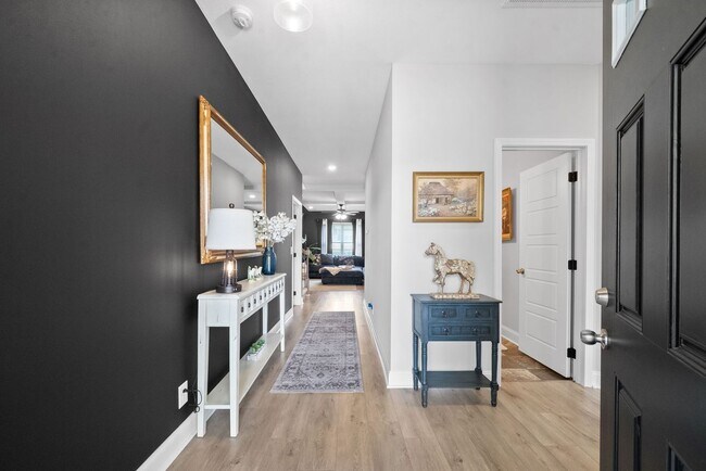 Foto del edificio - Beautiful 3 Bedroom 3 Bath Pet Friendly Ho...