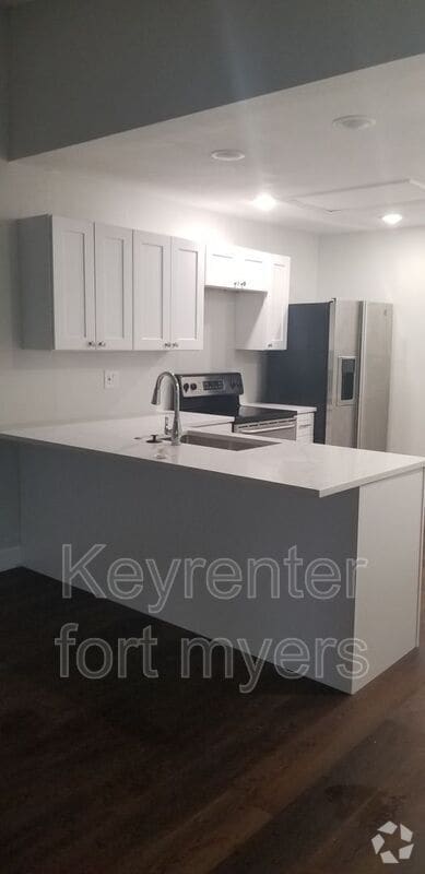 Building Photo - 15524 Crystal Lake Dr