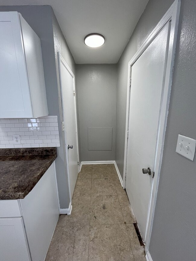 Building Photo - 2 Bedroom 1 Bath House for Rent!