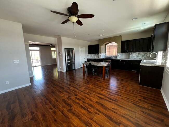Foto del edificio - 5059 Bonnie Doon Ln