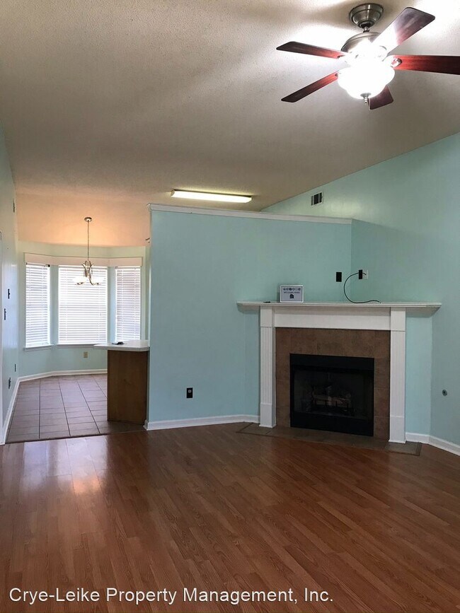Foto del edificio - 3 br, 2 bath House - 8373 Clubview Drive