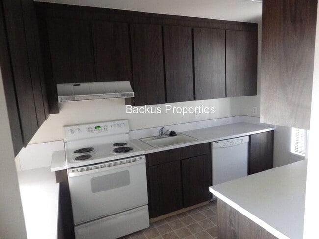 Building Photo - 158 Kern St