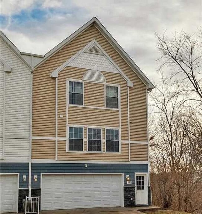 Building Photo - 1123 SE Village View Ln