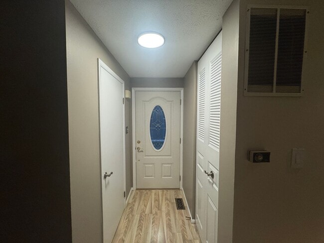 Foto del edificio - Available NOW!! 2 Beds 1.5 Bath Townhome