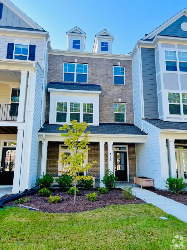 Sweetwater Apartments for Rent with Hardwood Floors Apex, NC 1