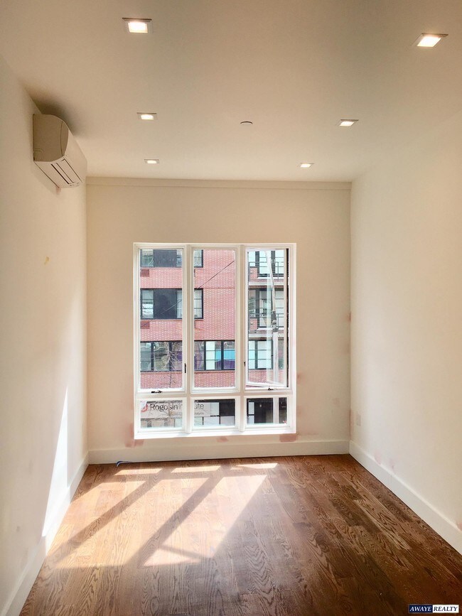 Building Photo - 554 Court Street