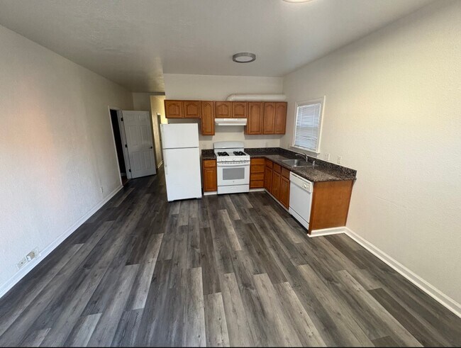 Foto del edificio - 342 W 10th St