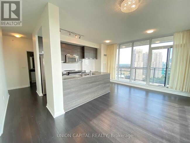 Photo du bâtiment - 75 Eglinton Ave W