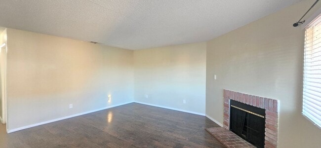 Foto del edificio - 800 Capehart Ct