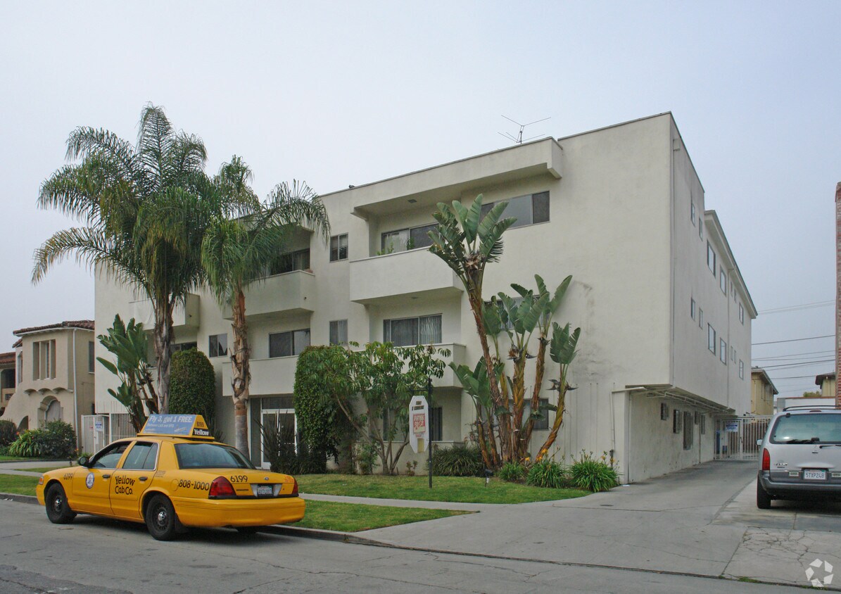1041 S Corning St, Los Angeles, CA 90035 Apartments in Los Angeles