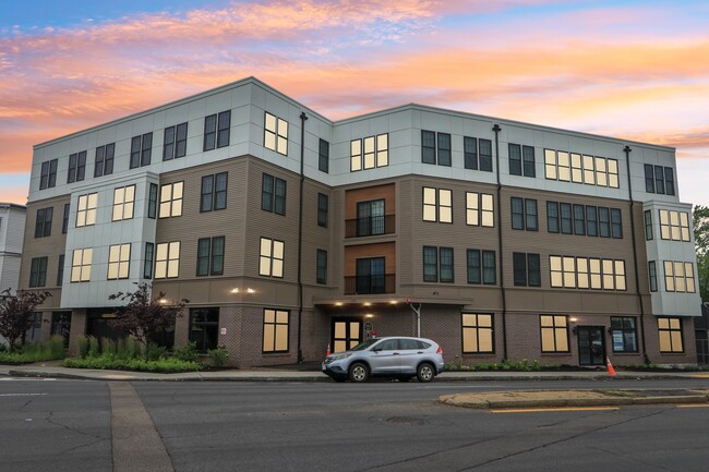 Building Photo - David at 775