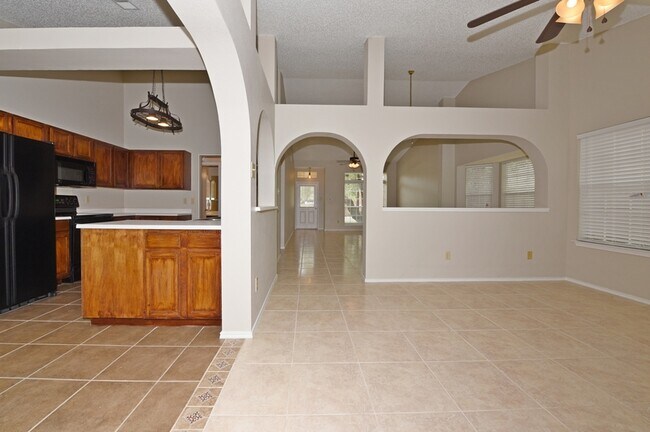 Building Photo - 13315 Lost Lake Dr