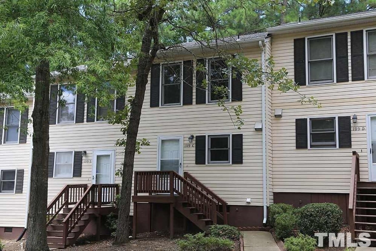 Primary Photo - 109 Weatherstone Dr