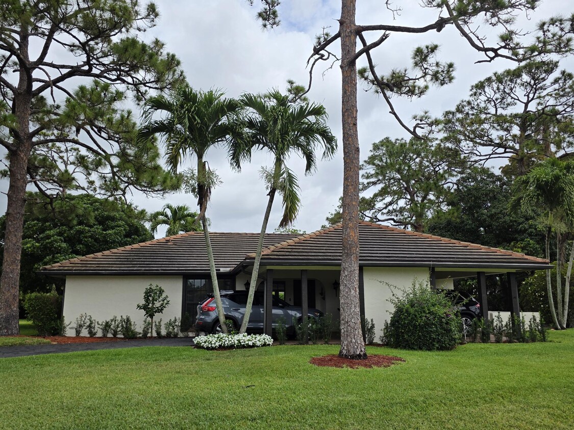 Foto principal - 435 Pine Villa Dr