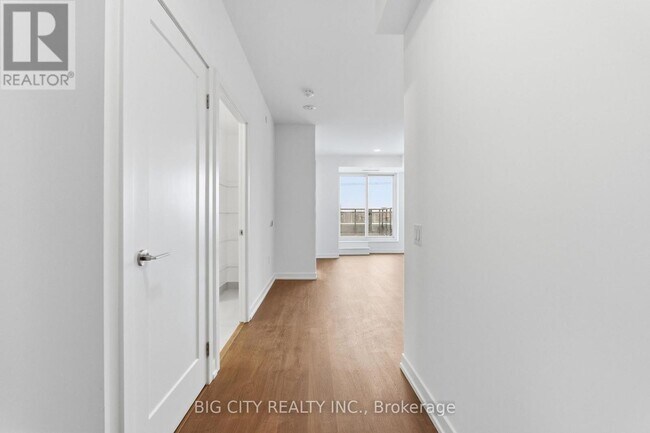 Photo du bâtiment - 9763 Markham Rd