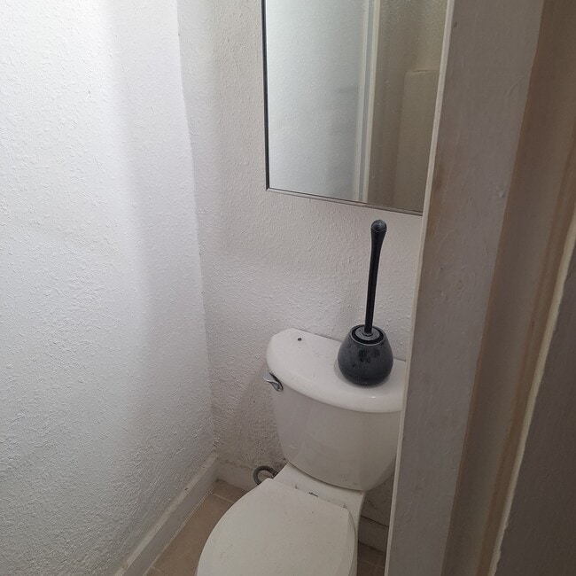 Foto del edificio - 910 Adele St