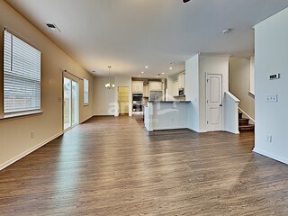 Foto del edificio - 615 Redbud Ln