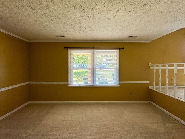 Foto del edificio - Charming 3 Bed 2.5 Bath Fayetteville Home