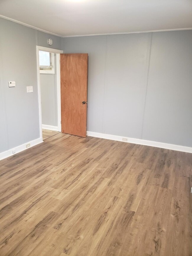 19 Abbott St Unit Apt 1, Brewer, ME 04412 Room for Rent in Brewer