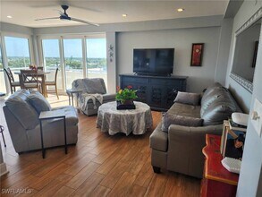 Building Photo - 4803 Sunset Ct