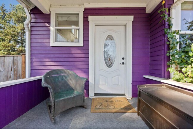 Foto del edificio - Spacious 3-Bed Tacoma Home w/ Office, A/C,...