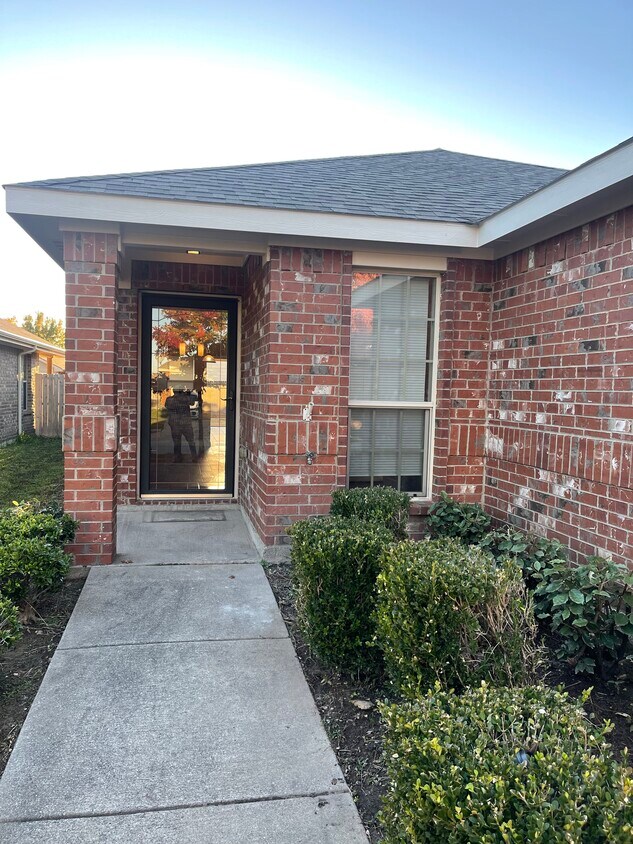Foto principal - 1221 Silver Maple Ln