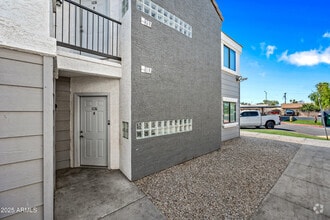 Building Photo - 3065 N 67th Ave