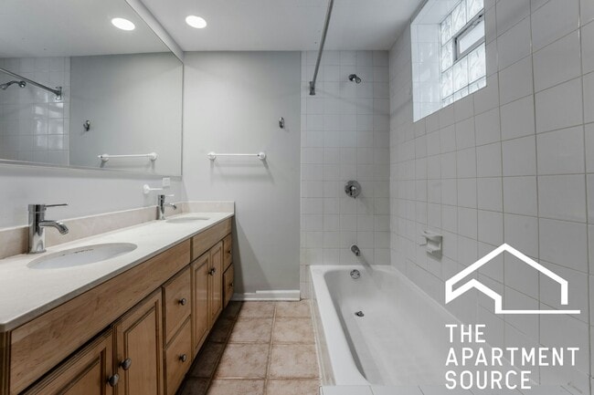 Photo - 3216 North Racine Avenue, Unit G Apartment