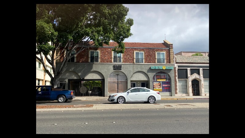 Primary Photo - 2561 E Colorado Blvd