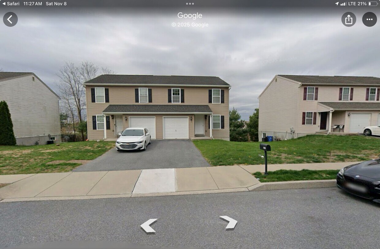 Foto principal - Lovely Muhlenberg Semi Detached!